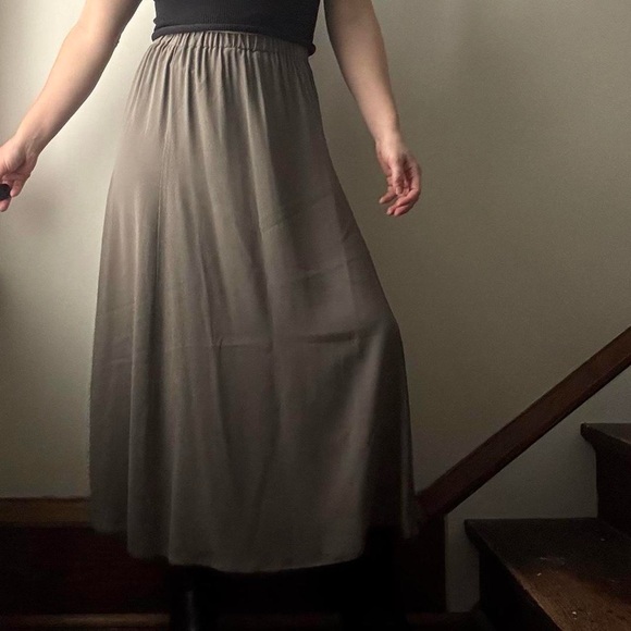 Eileen Fisher grey silk midi skirt - Picture 3 of 8